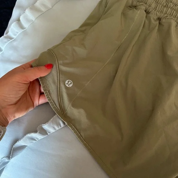 lululemon athletica Women's High-Rise hotty hot Shorts - Picture 4 of 5